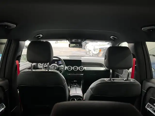 Mercedes-Benz GLB view 18