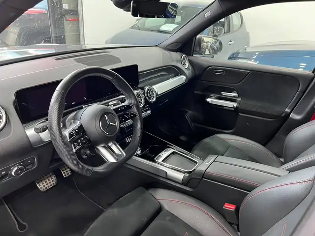 Mercedes-Benz GLB view 11