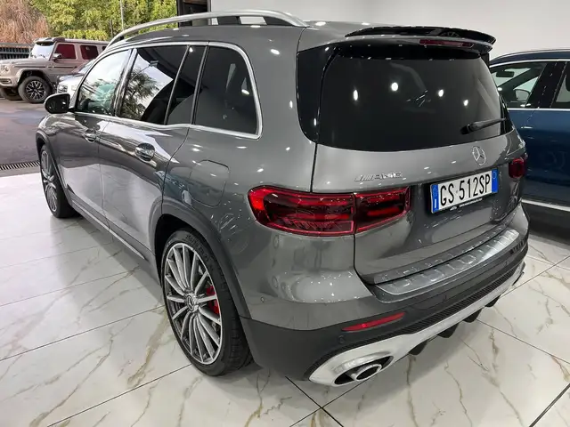 Mercedes-Benz GLB view 4