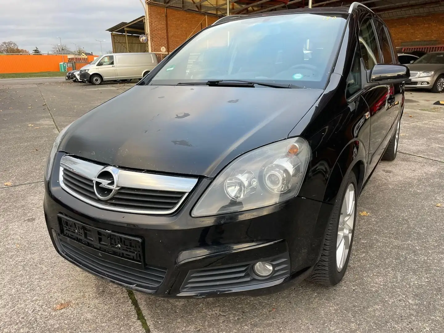 Opel Zafira 1.9 CDTI Cosmo 110kW/Leder/Klimaautomatik Schwarz - 1