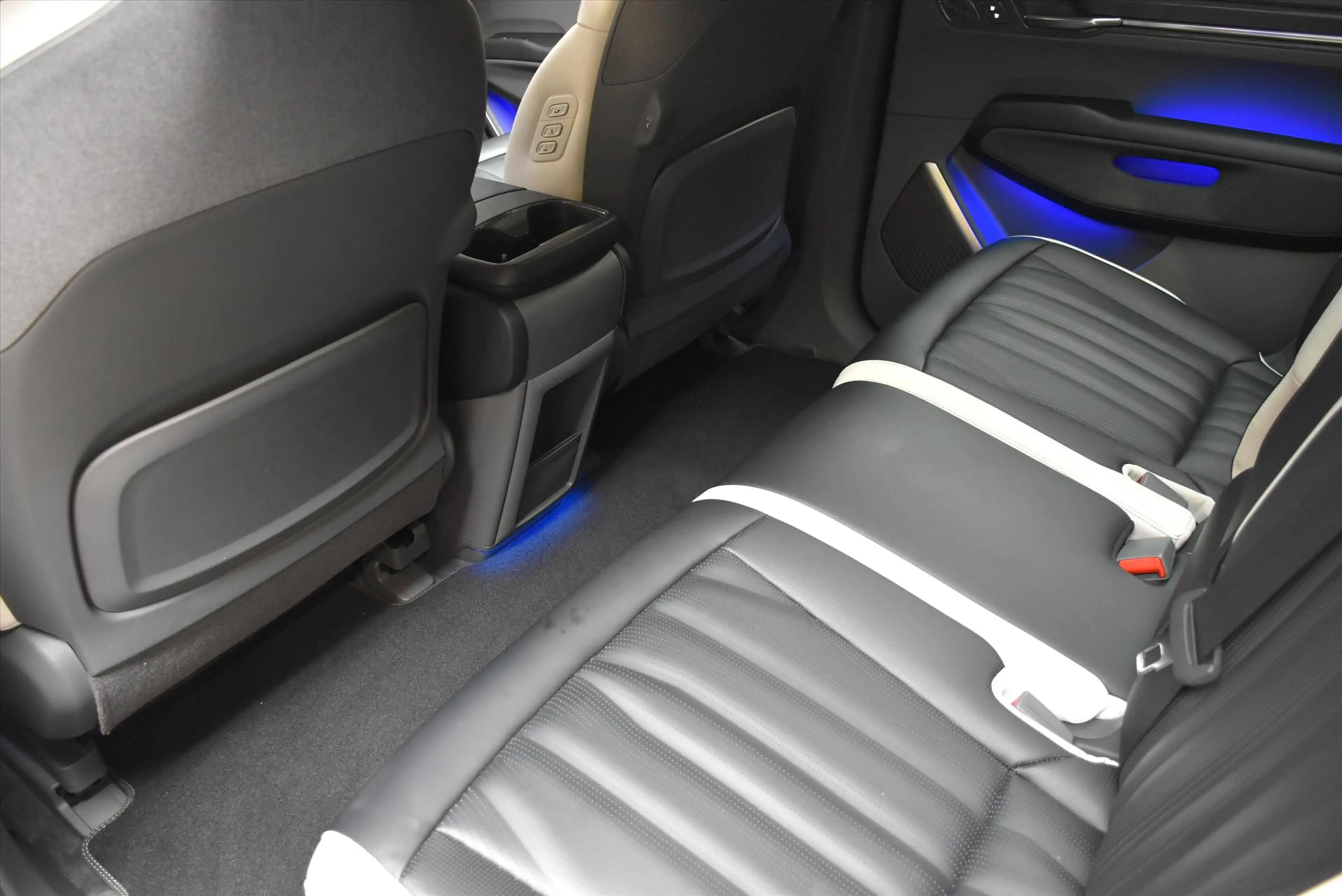 Kia EV9 99,8kWh 384pk AWD Dual Motor GT-Line — photo 18