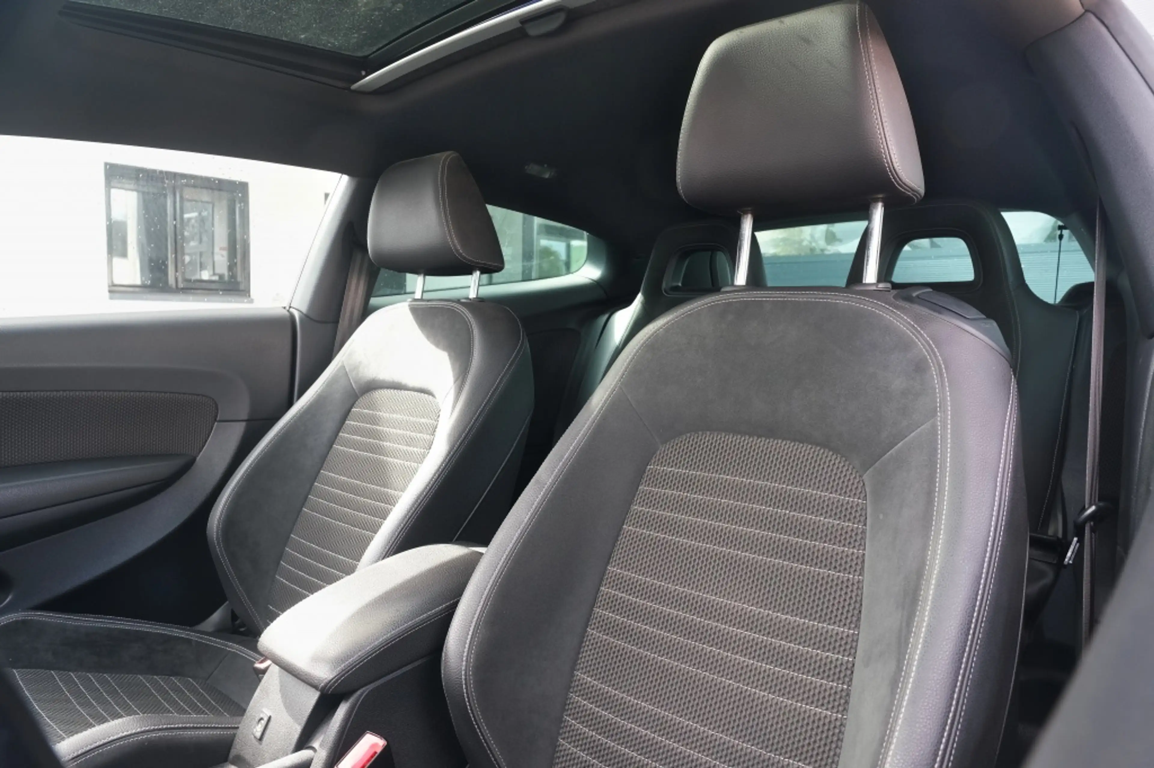 Volkswagen Scirocco 2.0 TSI R-Line 211Pk. Panoramadak — photo 3