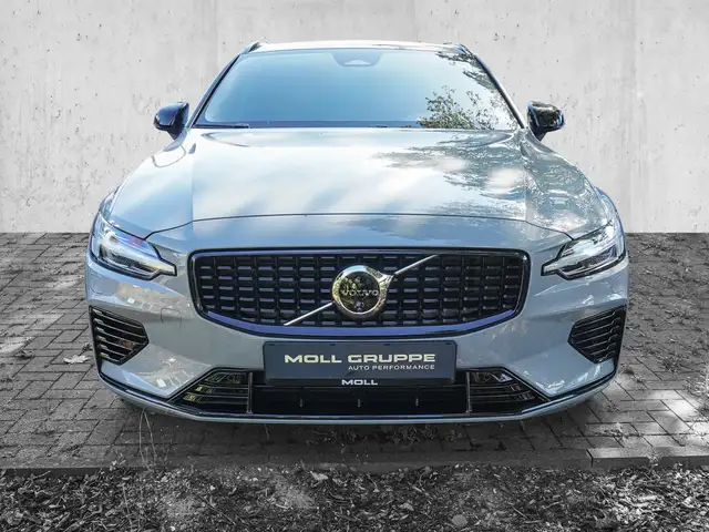 Volvo V60 view 3