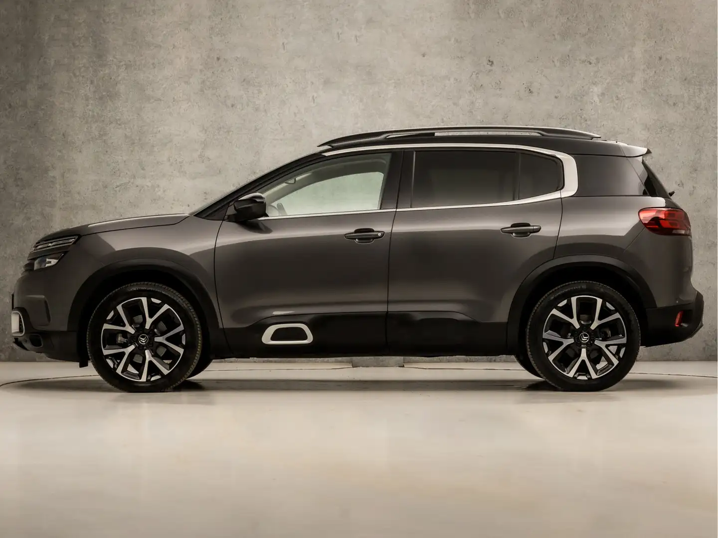 Citroen C5 Aircross 1.2 PureTech Sport Automaat (PANORAMADAK, APPLE CA Grijs - 2