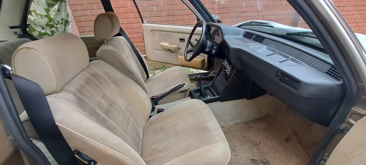 BMW 323 e21 323i 2p, foto 7
