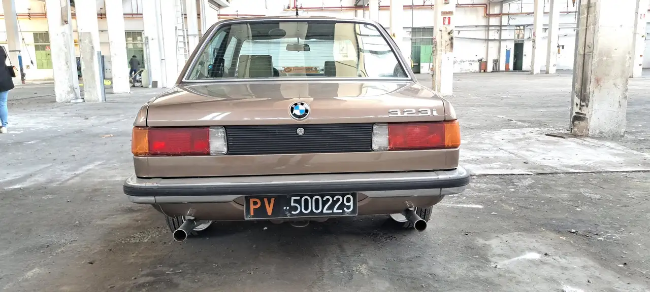 BMW 323 e21 323i 2p, foto 12