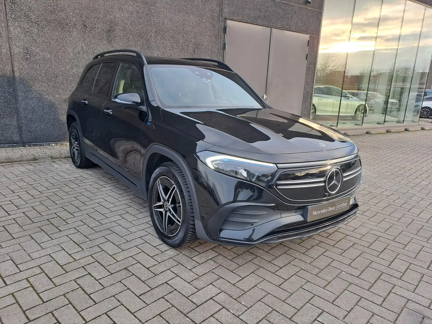 Mercedes-Benz EQB 350 EQB 4MATIC AMG Line | Smartphone Integratie | Pano Noir - 2