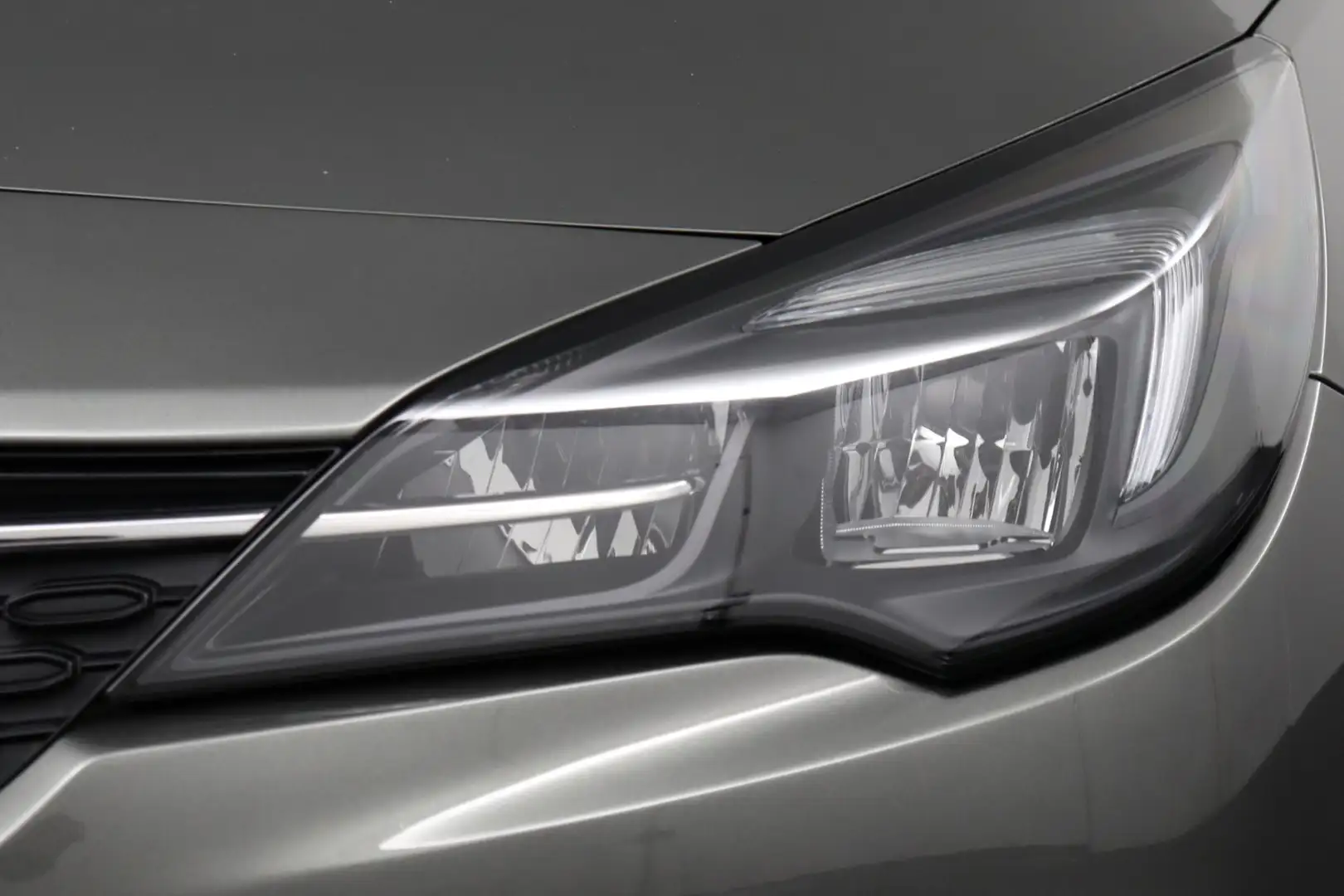 Opel Astra Sports Tourer 1.2 TURBO EDITION 2020 130PK ECC/CRU Grijs - 2