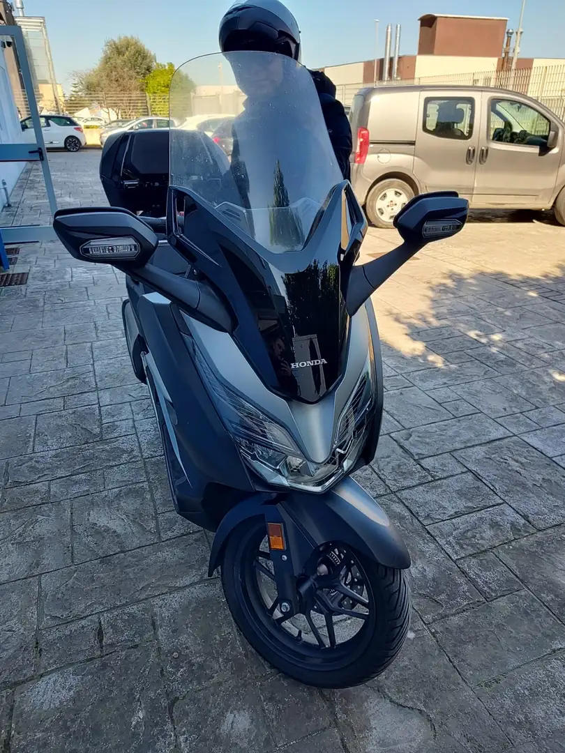Honda Forza 300 deluxe Negru - 1