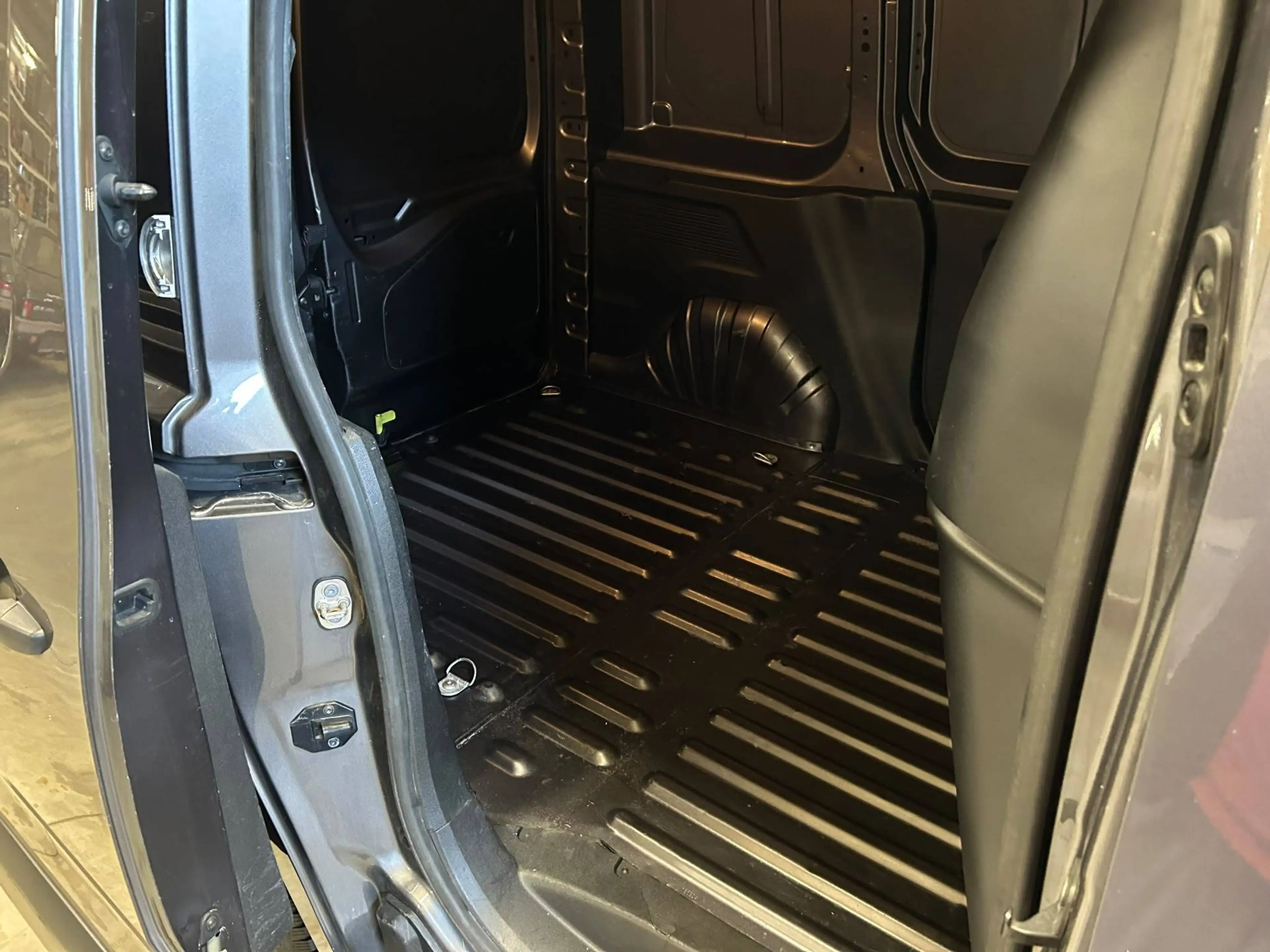 Citroen Berlingo 1.5 BlueHDi 100CV 3 places Clim Porte latérale — photo 10