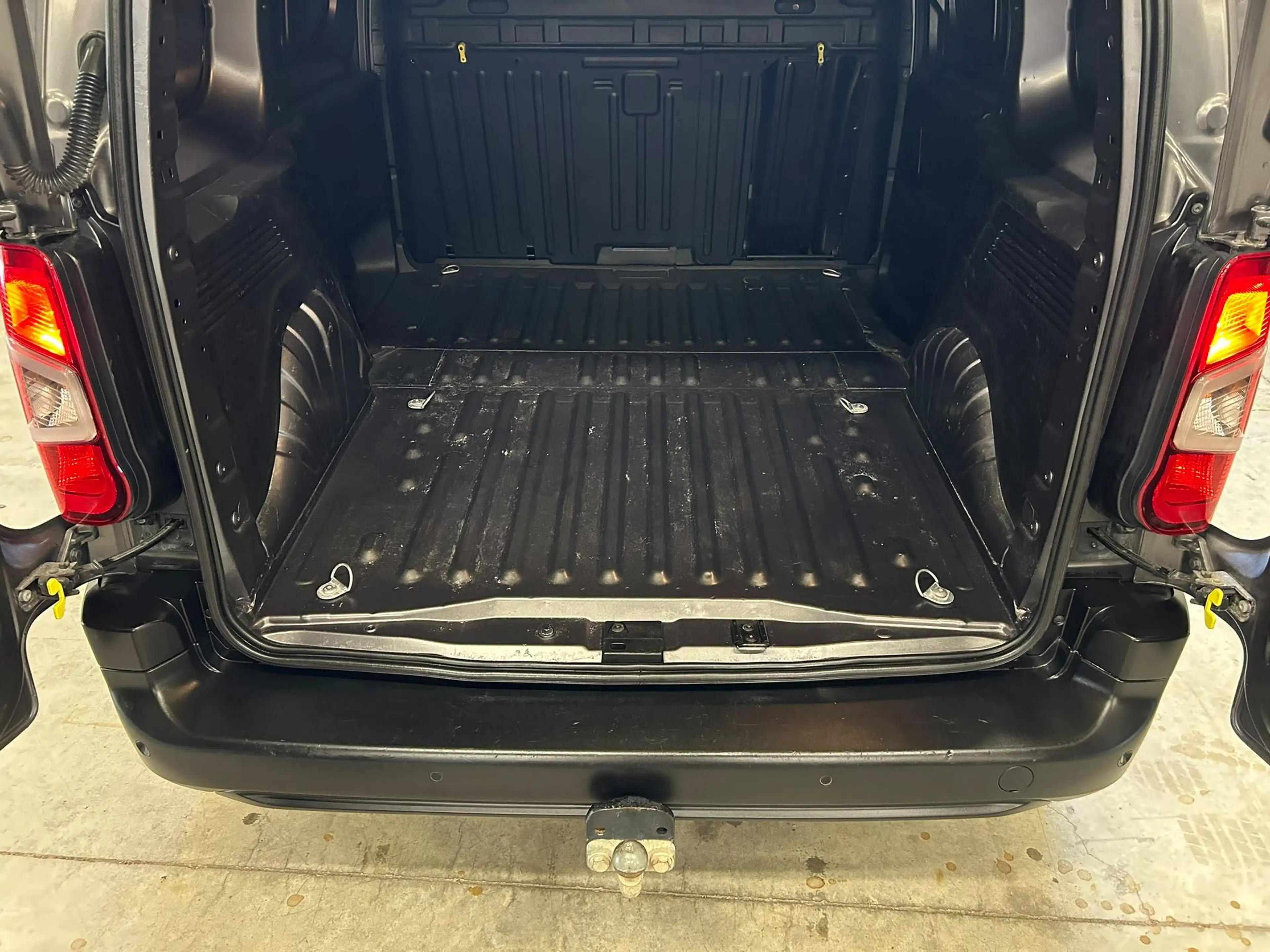 Citroen Berlingo 1.5 BlueHDi 100CV 3 places Clim Porte latérale — photo 9