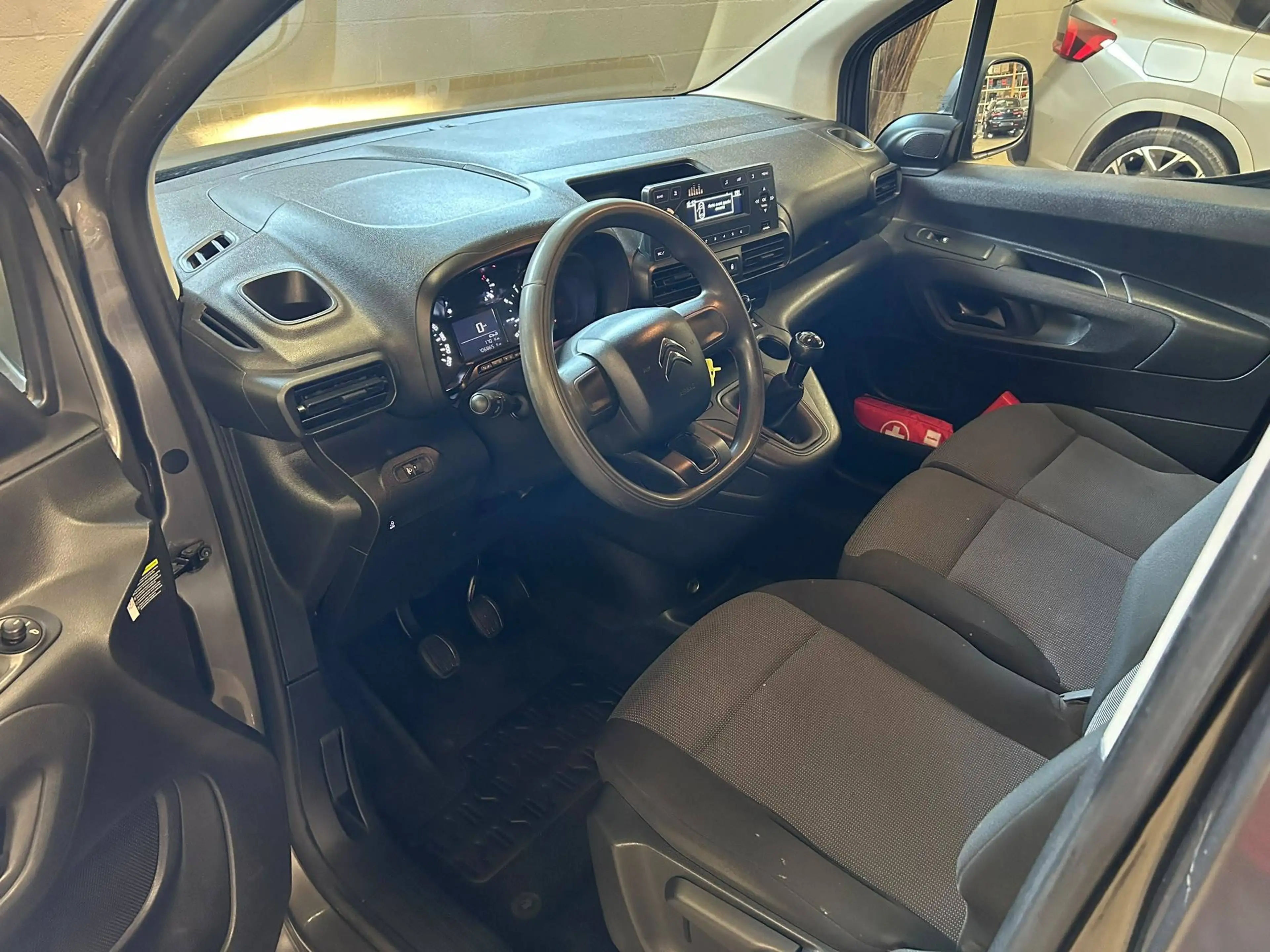 Citroen Berlingo 1.5 BlueHDi 100CV 3 places Clim Porte latérale — photo 11