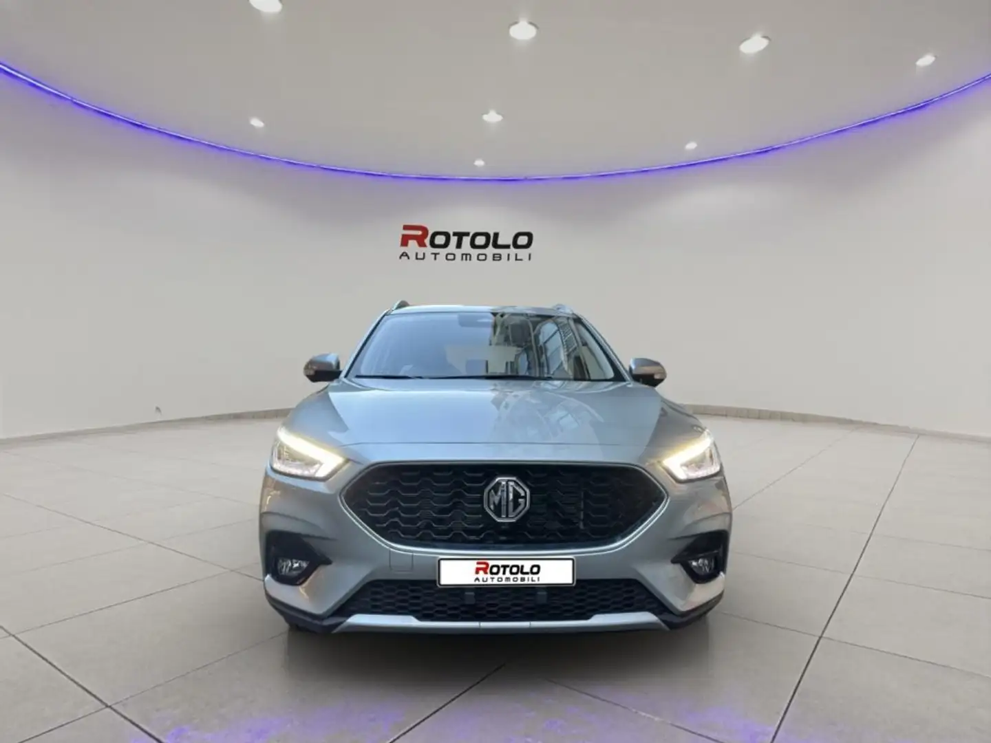 MG ZS 1.5 Luxury PROMO CAR SERENITY Silver - 2