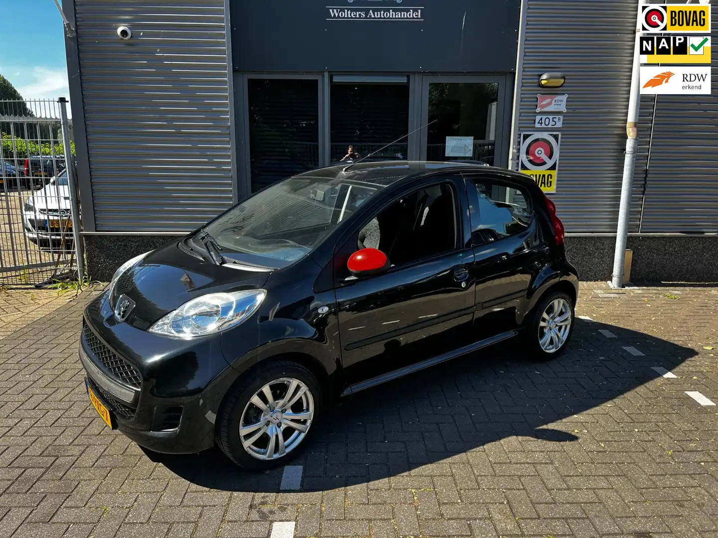 Peugeot 107 1.0-12V Millesim 200 Noir - 1