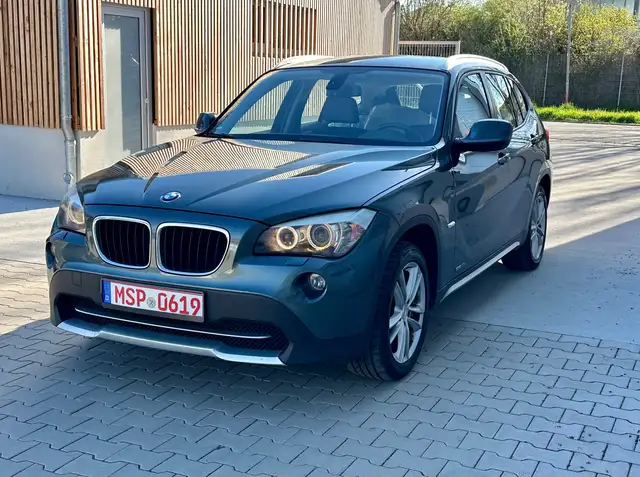 BMW X1 18 d sDrive AHK / SITZHEIZUNG / TEMPOMAT