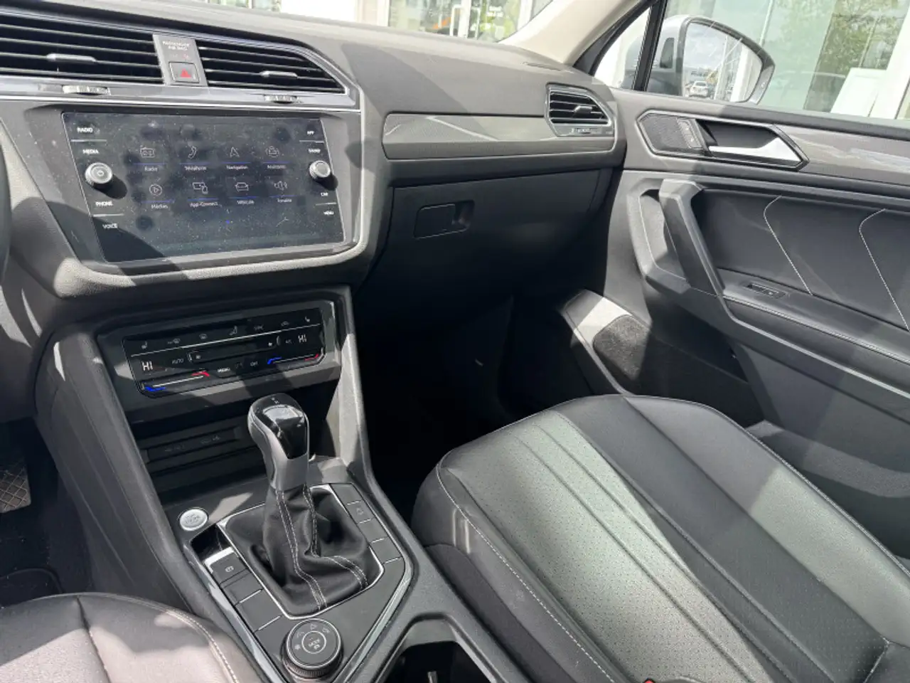 Volkswagen Tiguan снимка Volkswagen Tiguan