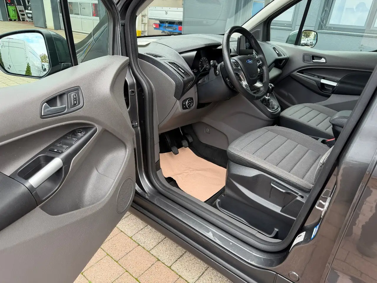 2018 Ford Grand Tourneo Connect Titanium L2  *5-7 Sitze*, photograph 12