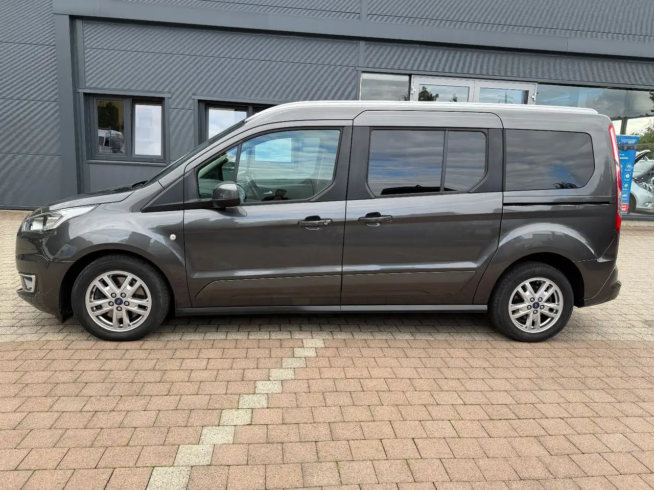 2018 Ford Grand Tourneo Connect Titanium L2  *5-7 Sitze*, photograph 9
