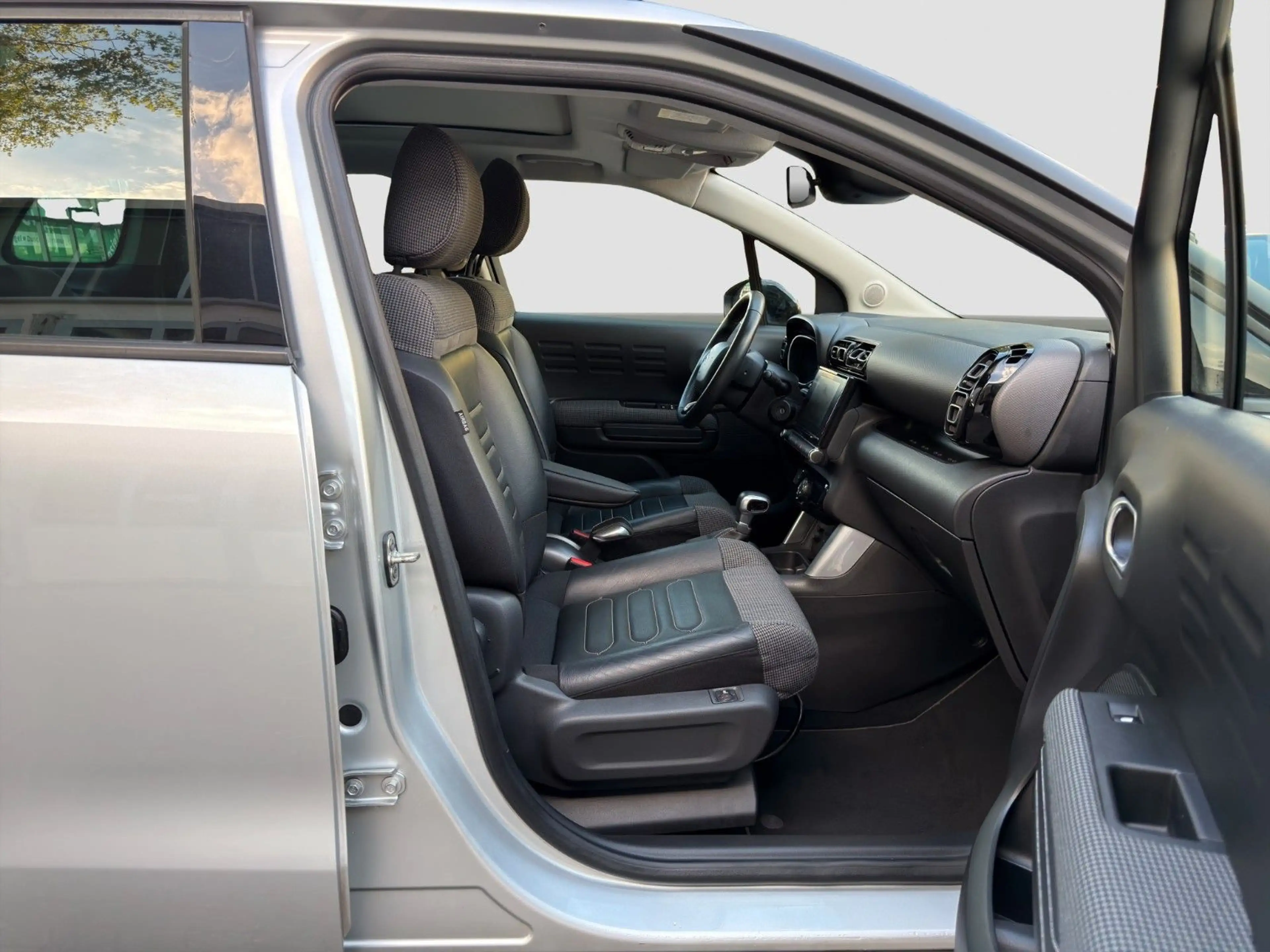 Citroen C3 Aircross Shine*1.Hand*Pano*Leder*Kamera*SHZ.. — photo 12