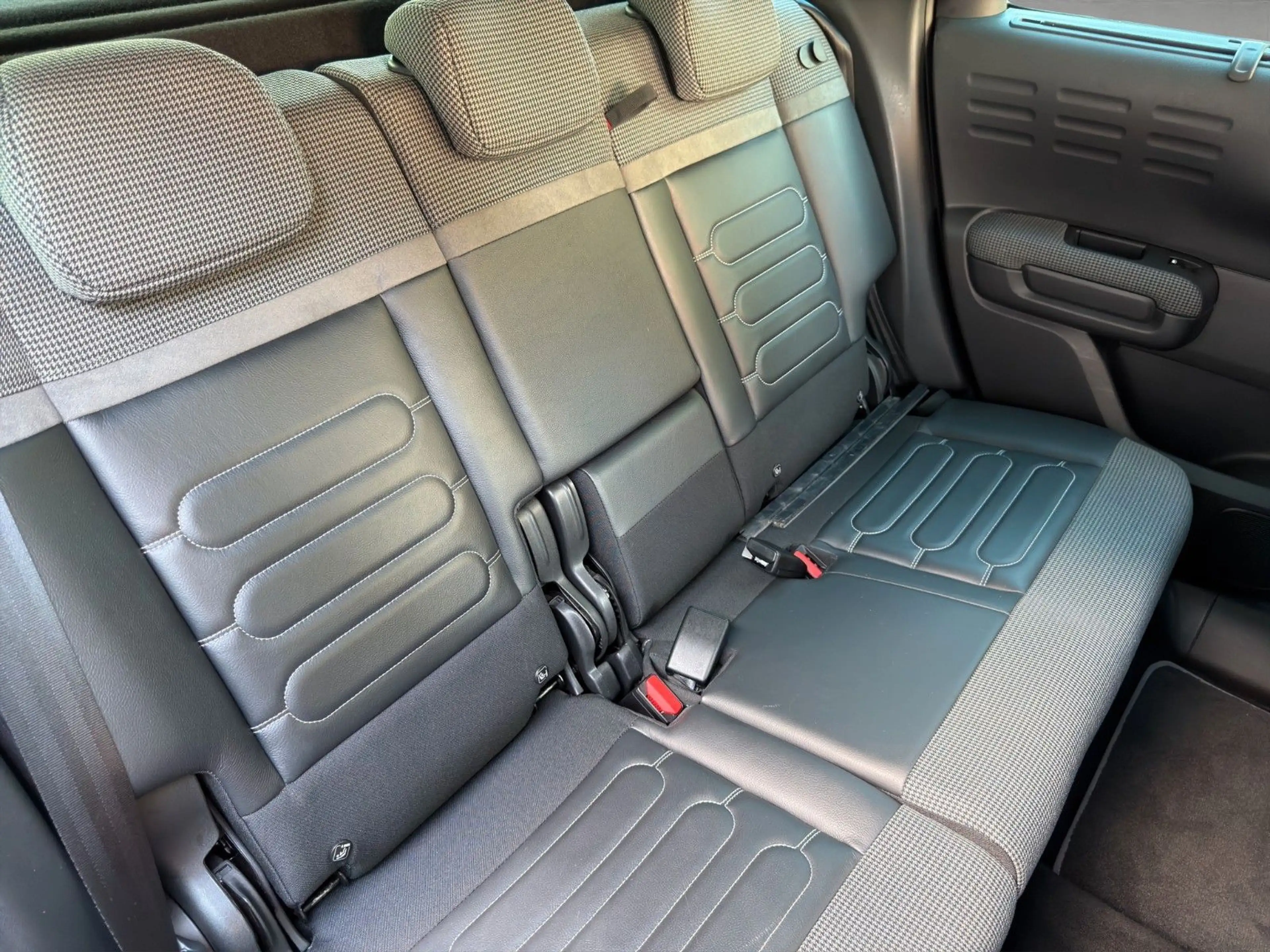 Citroen C3 Aircross Shine*1.Hand*Pano*Leder*Kamera*SHZ.. — photo 11