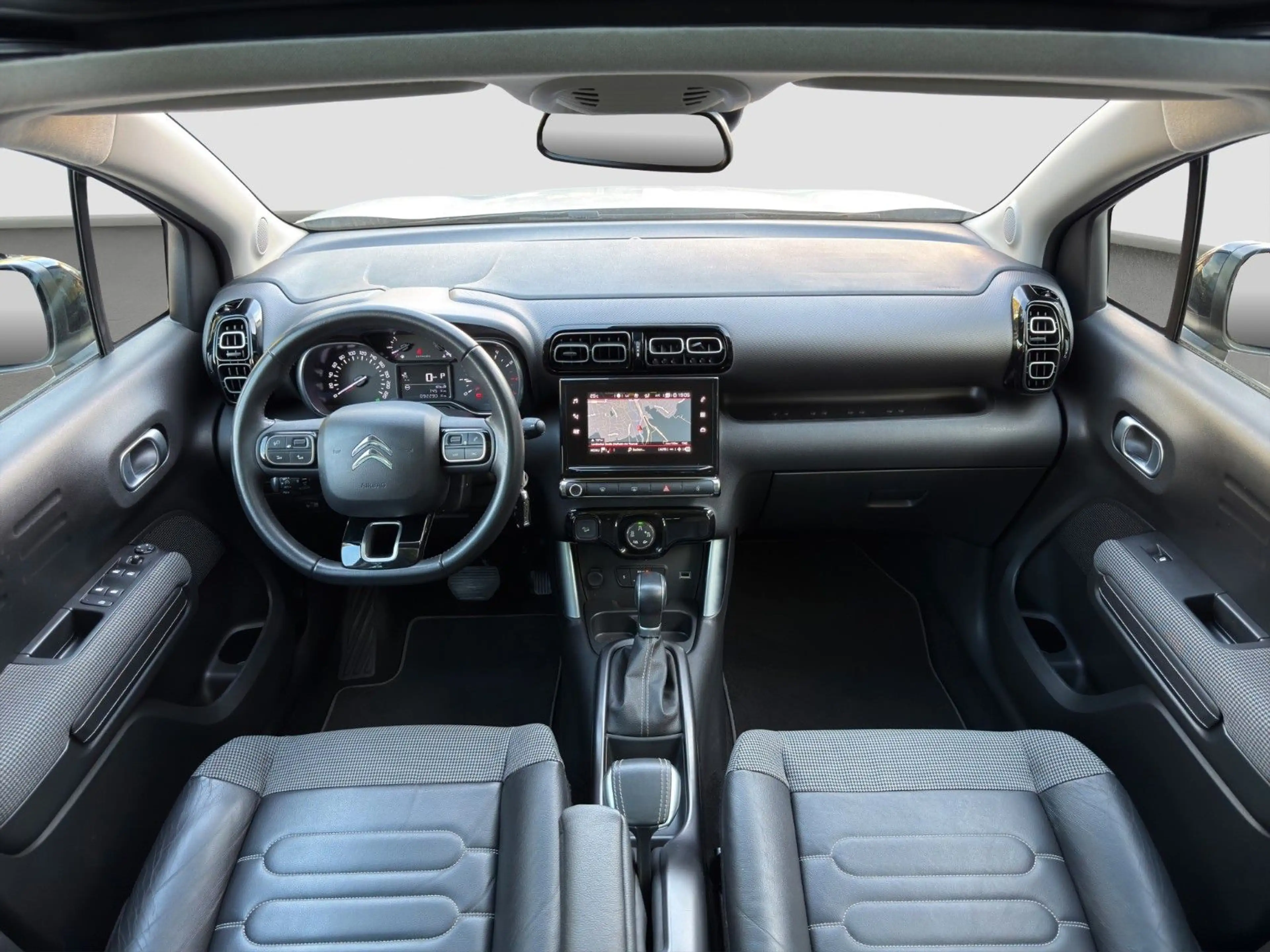 Citroen C3 Aircross Shine*1.Hand*Pano*Leder*Kamera*SHZ.. — photo 13