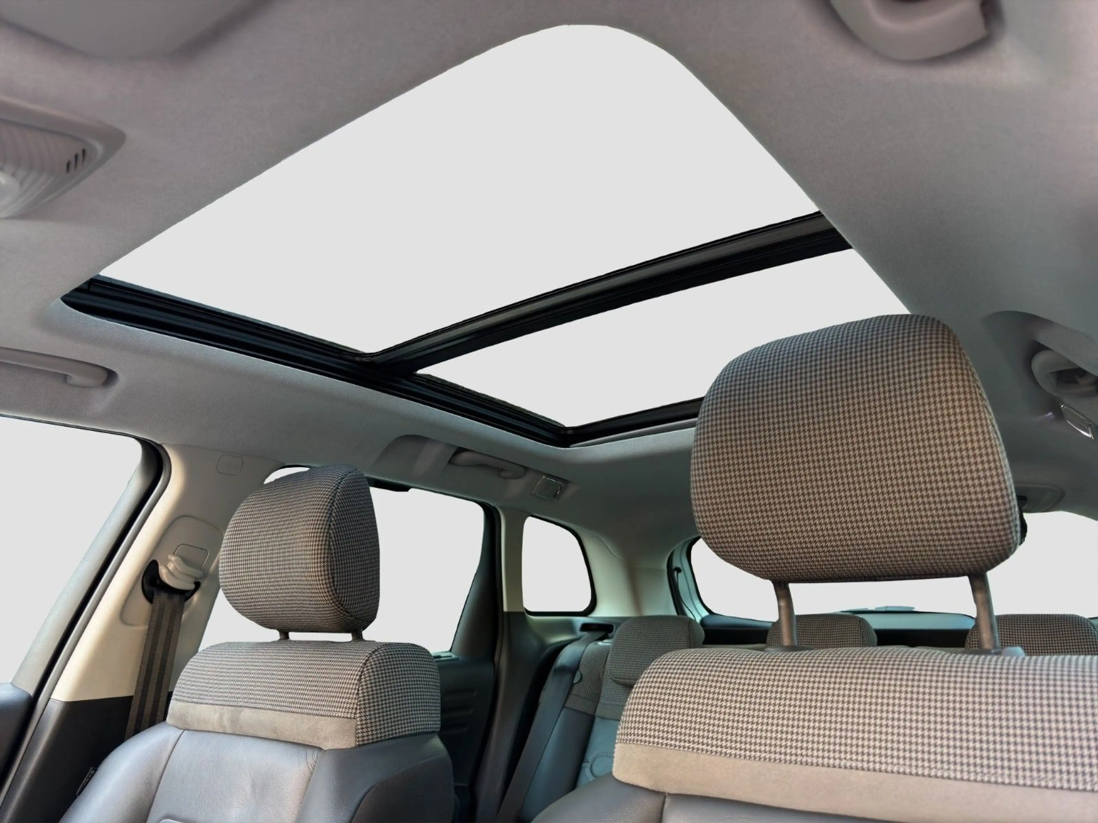 Citroen C3 Aircross Shine*1.Hand*Pano*Leder*Kamera*SHZ.. — photo 14