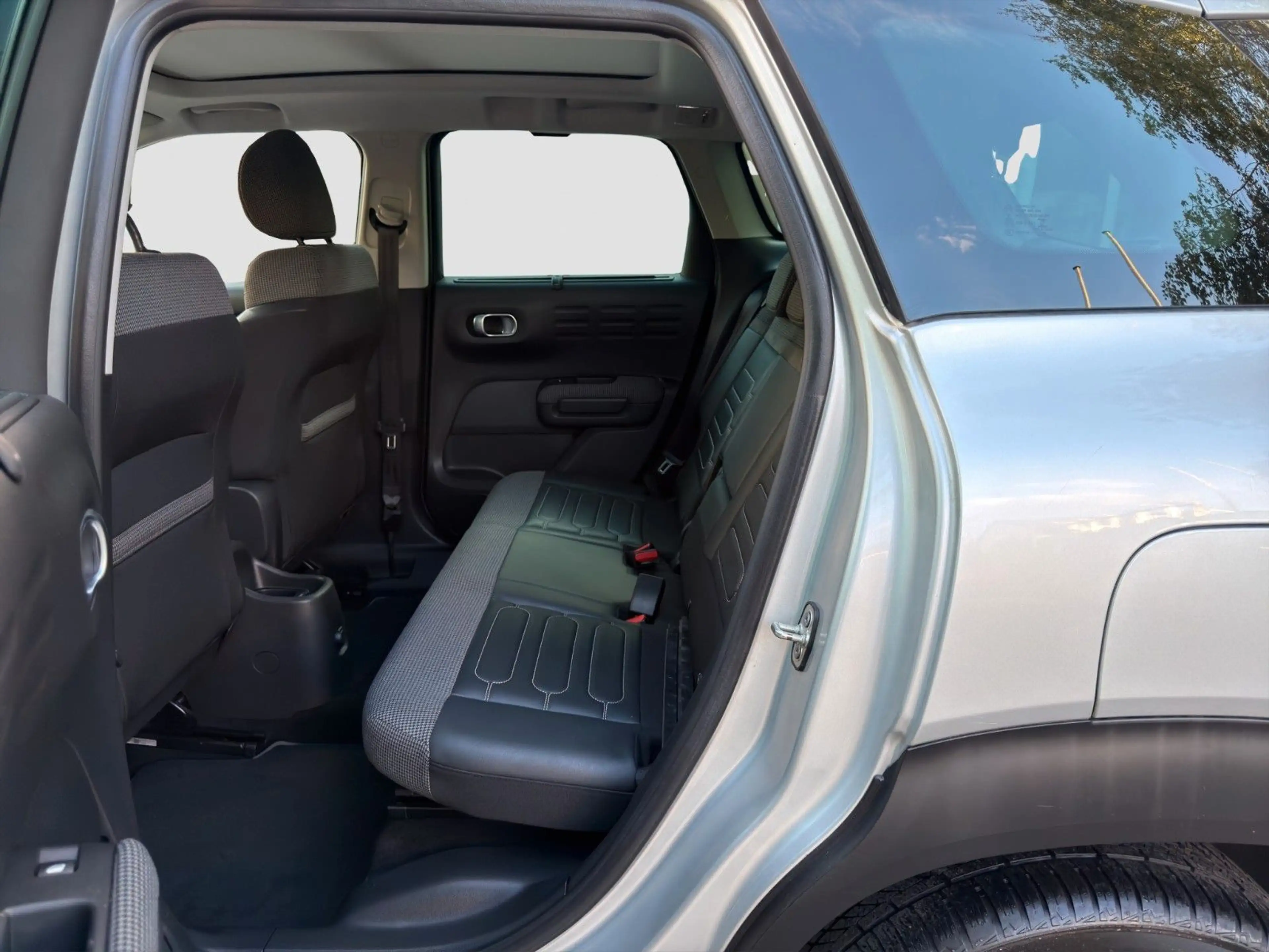 Citroen C3 Aircross Shine*1.Hand*Pano*Leder*Kamera*SHZ.. — photo 10