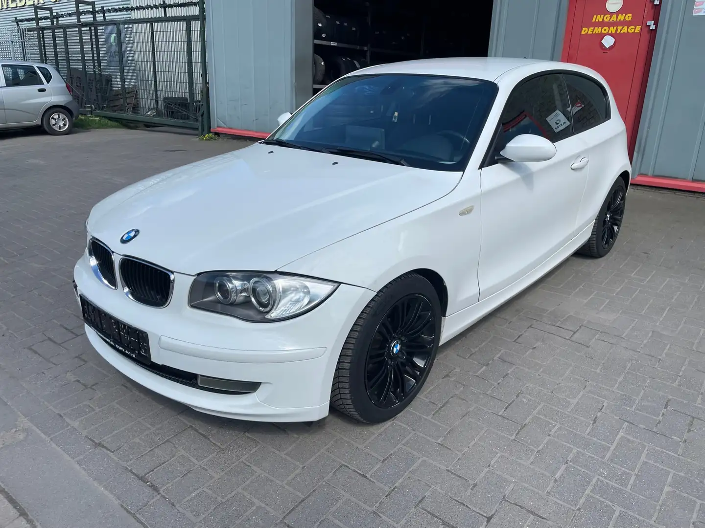 BMW 118 1-serie 118d Biały - 1