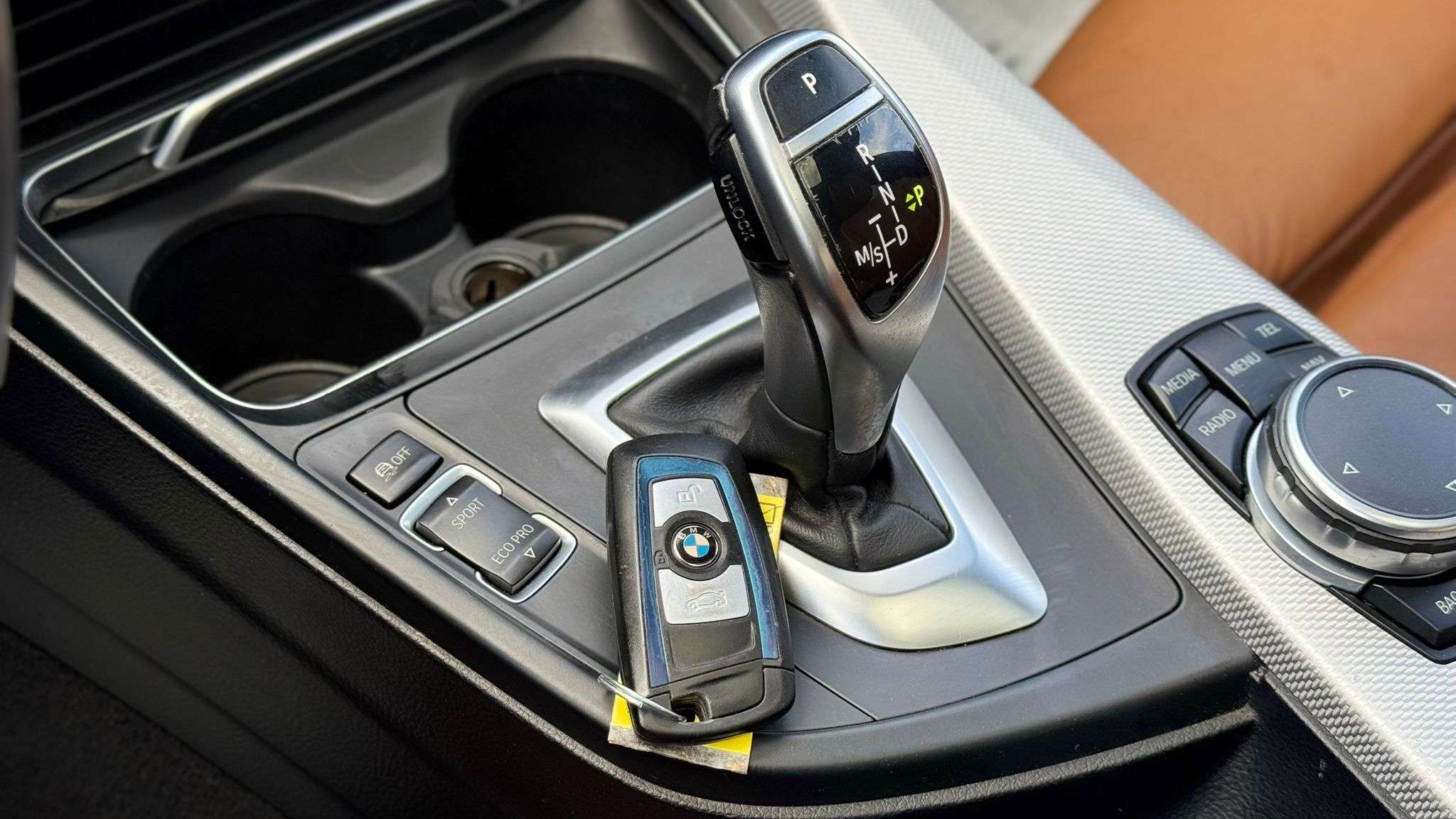 2016 BMW 3 Series 340i xDrive Sedan 3,000 cc 6 cyl thumb 18