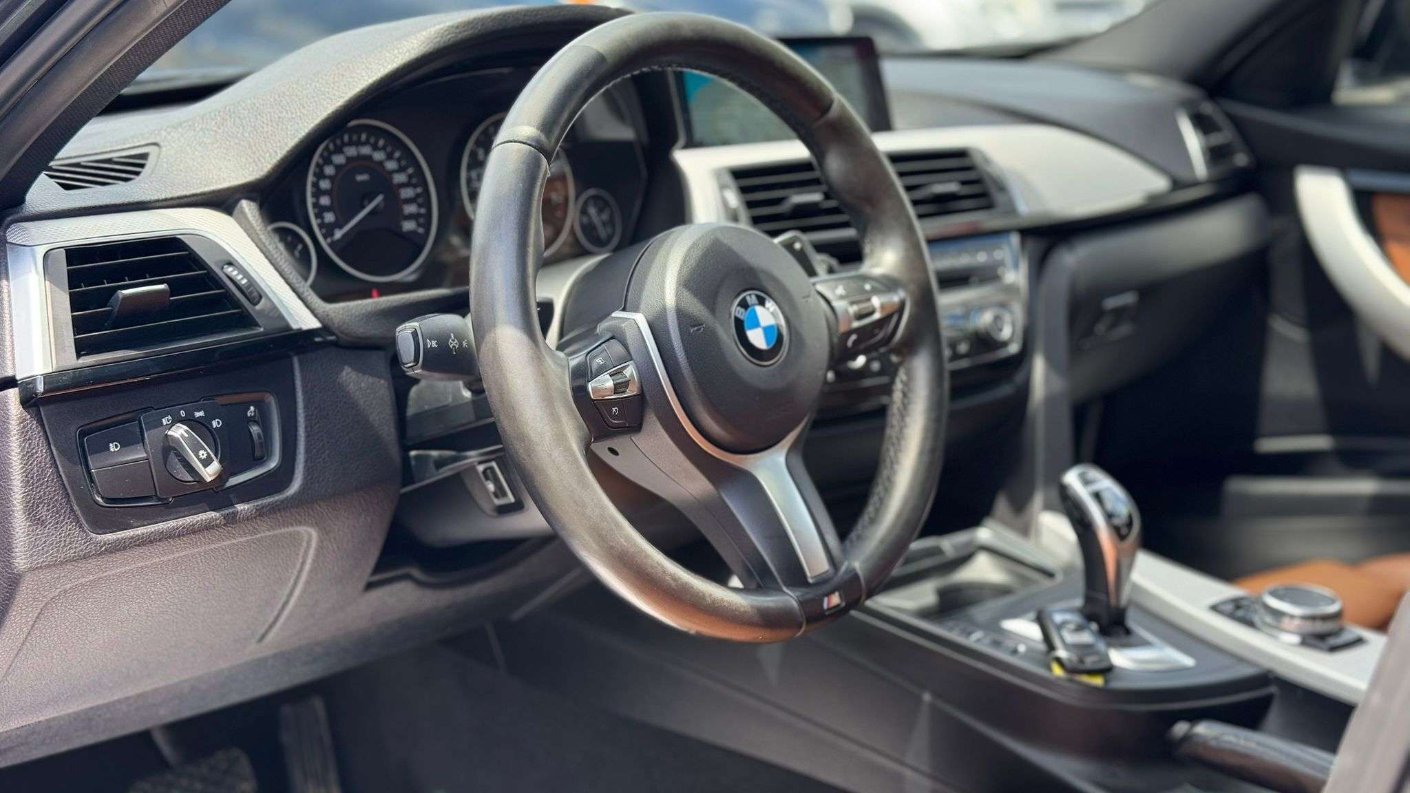 2016 BMW 3 Series 340i xDrive Sedan 3,000 cc 6 cyl thumb 10
