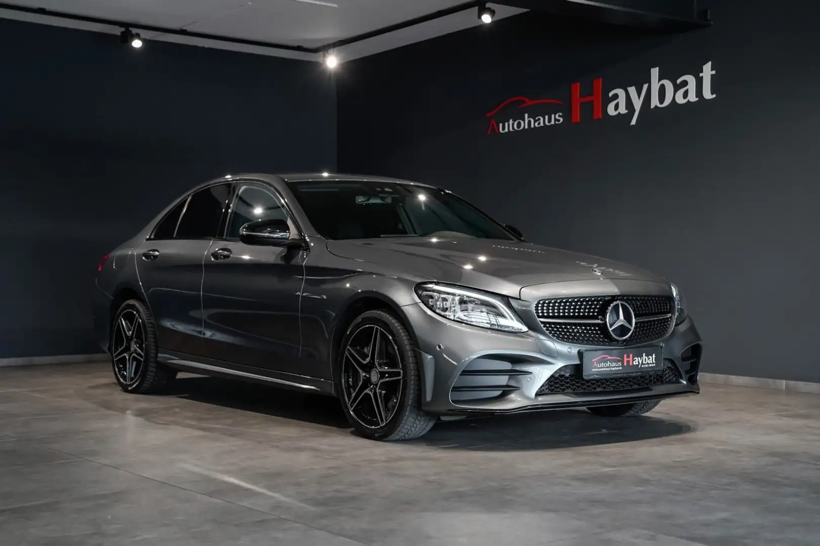 Mercedes-Benz C 400 4Matic AMG Kamera-ACC-Burmester-Widescreen Сірий - 1