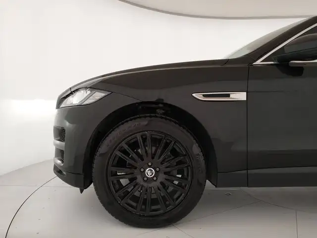 Jaguar F-Pace view 23