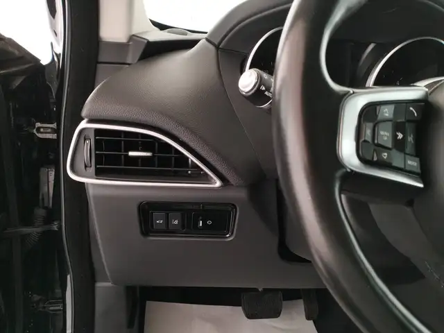 Jaguar F-Pace view 17