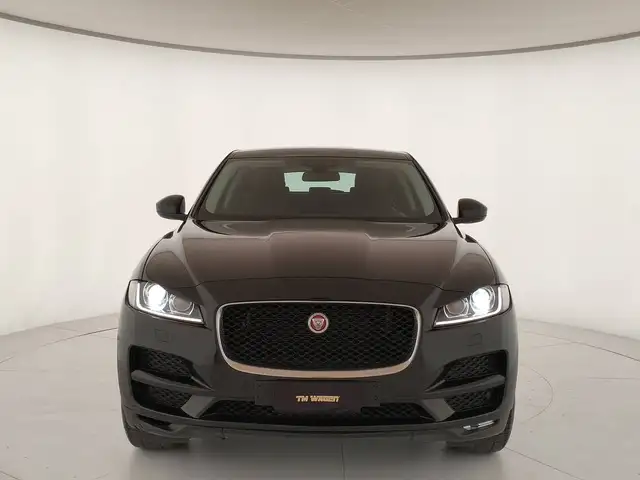 Jaguar F-Pace view 3