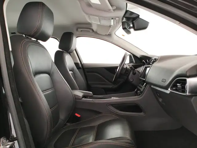 Jaguar F-Pace view 15