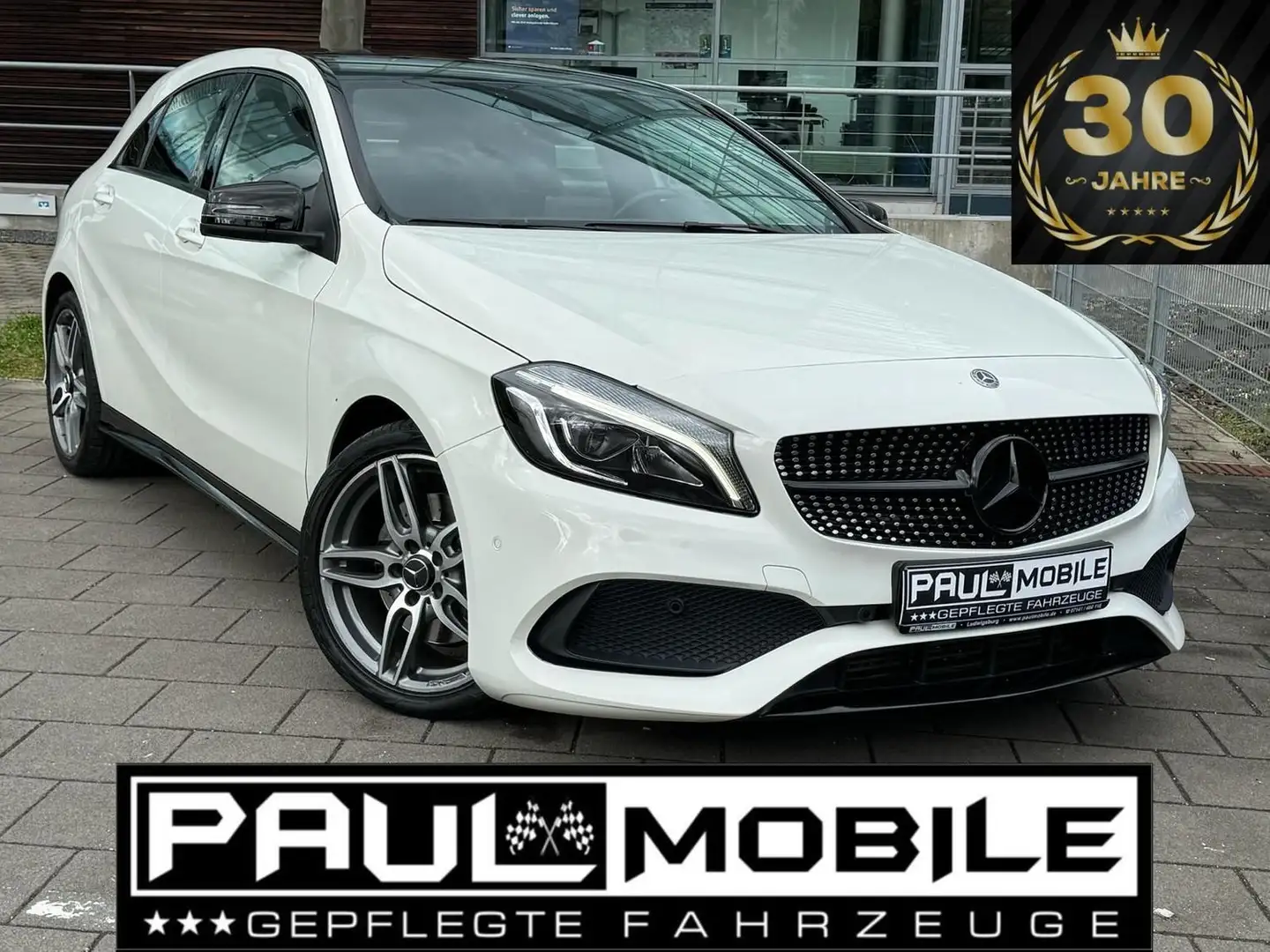 Mercedes-Benz A 250 AMG Navi LED Parkassistent PDC Ambiente Weiß - 1