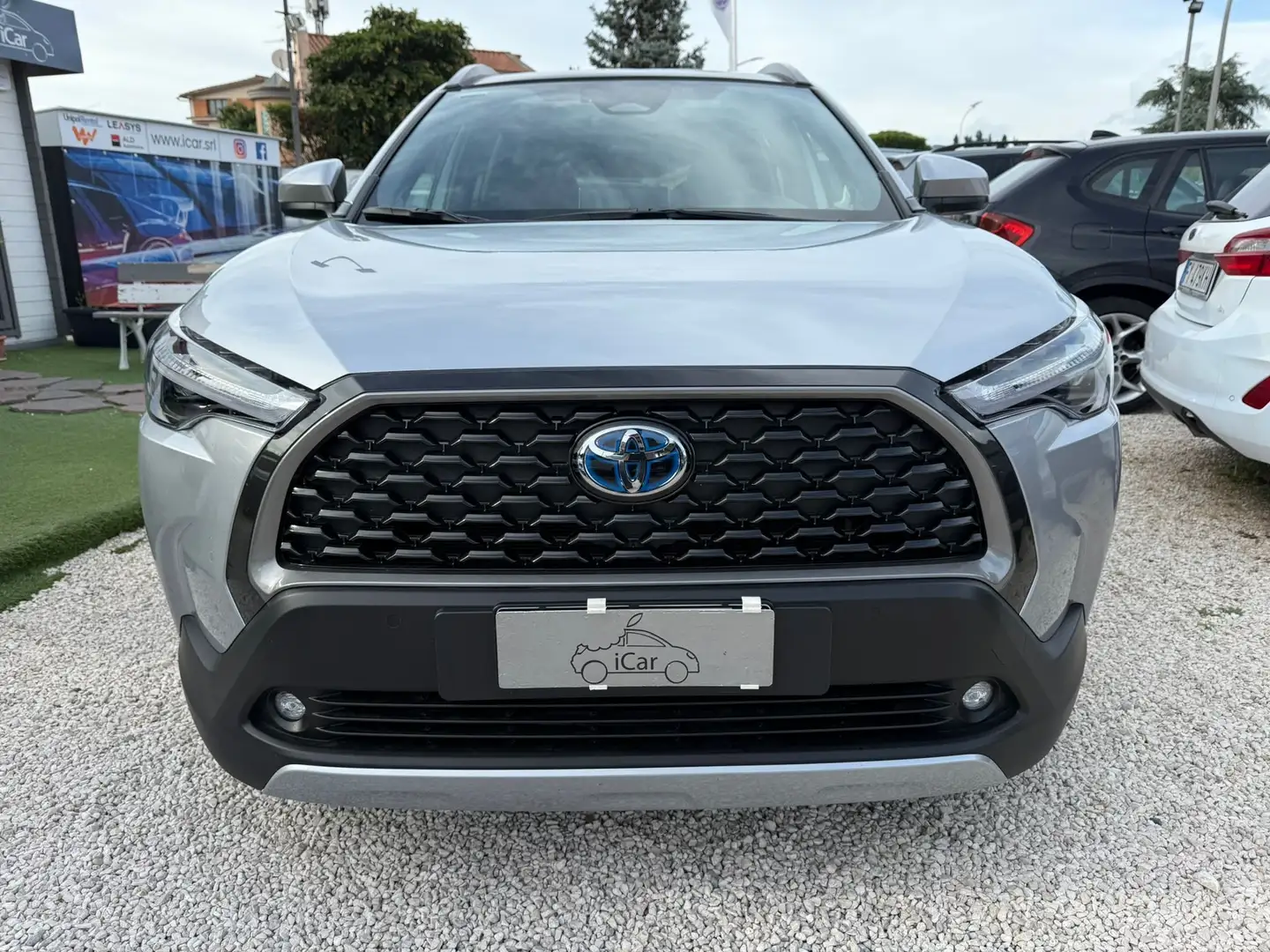 Toyota Corolla Cross 2.0h Lounge 4wd 197cv e-cvt Plateado - 1