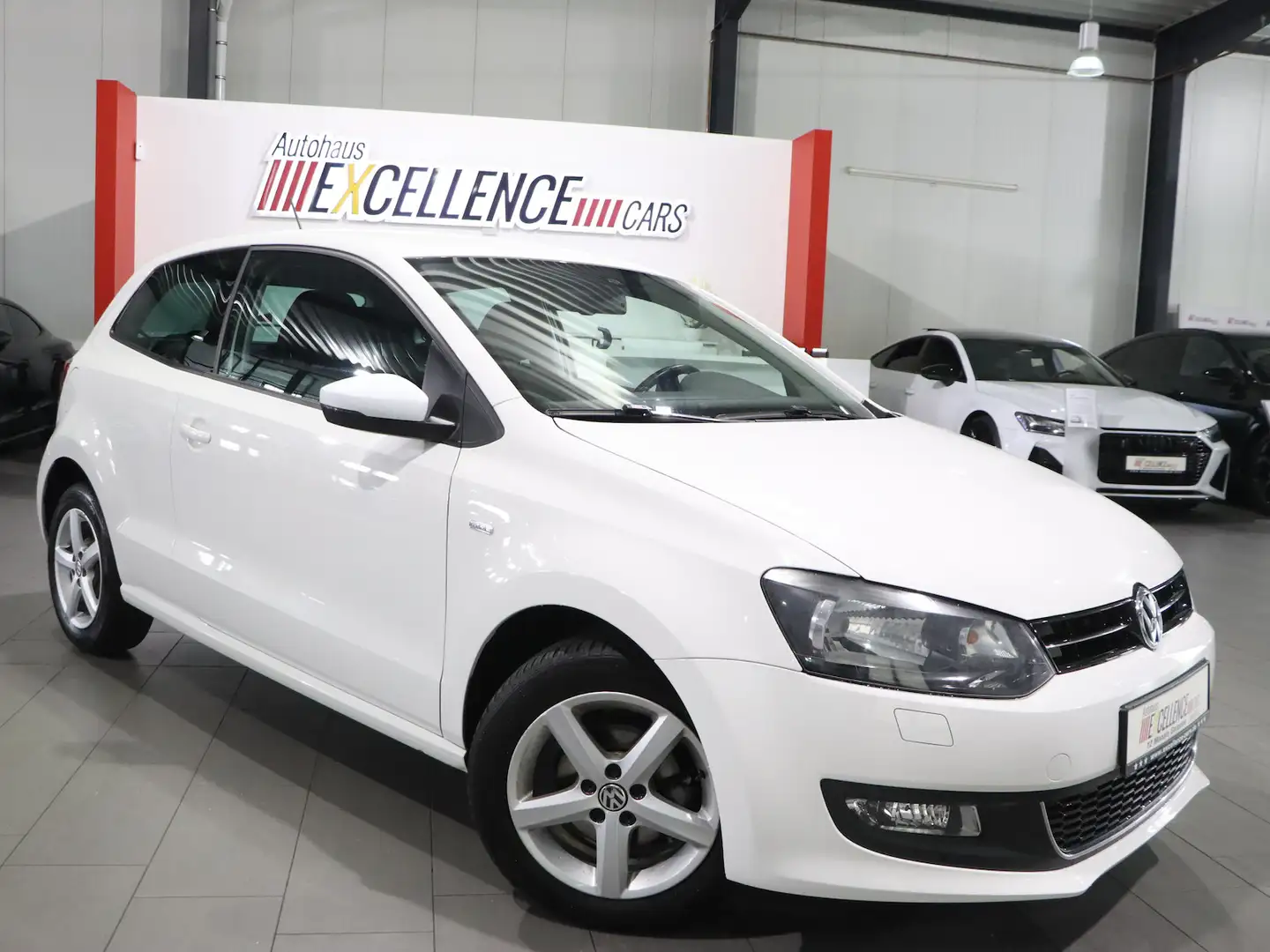 Volkswagen Polo 1.2 LIFE WHITE / KLIMAAUTOMATIK / ALLWETTER Wit - 2