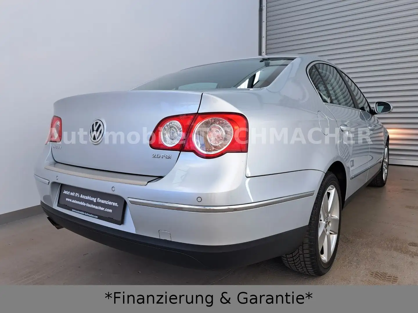 Volkswagen Passat | Automatik| 1.Hand| 27.282 km| PDC| SHZ Silber - 2