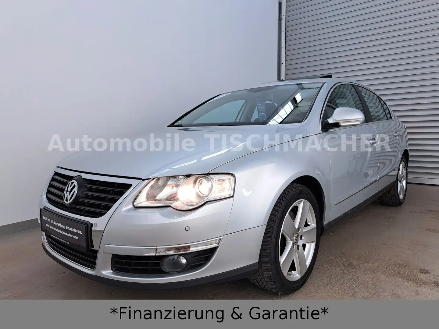 Volkswagen Passat | Automatik| 1.Hand| 27.282 km| PDC| SHZ Silber - 1