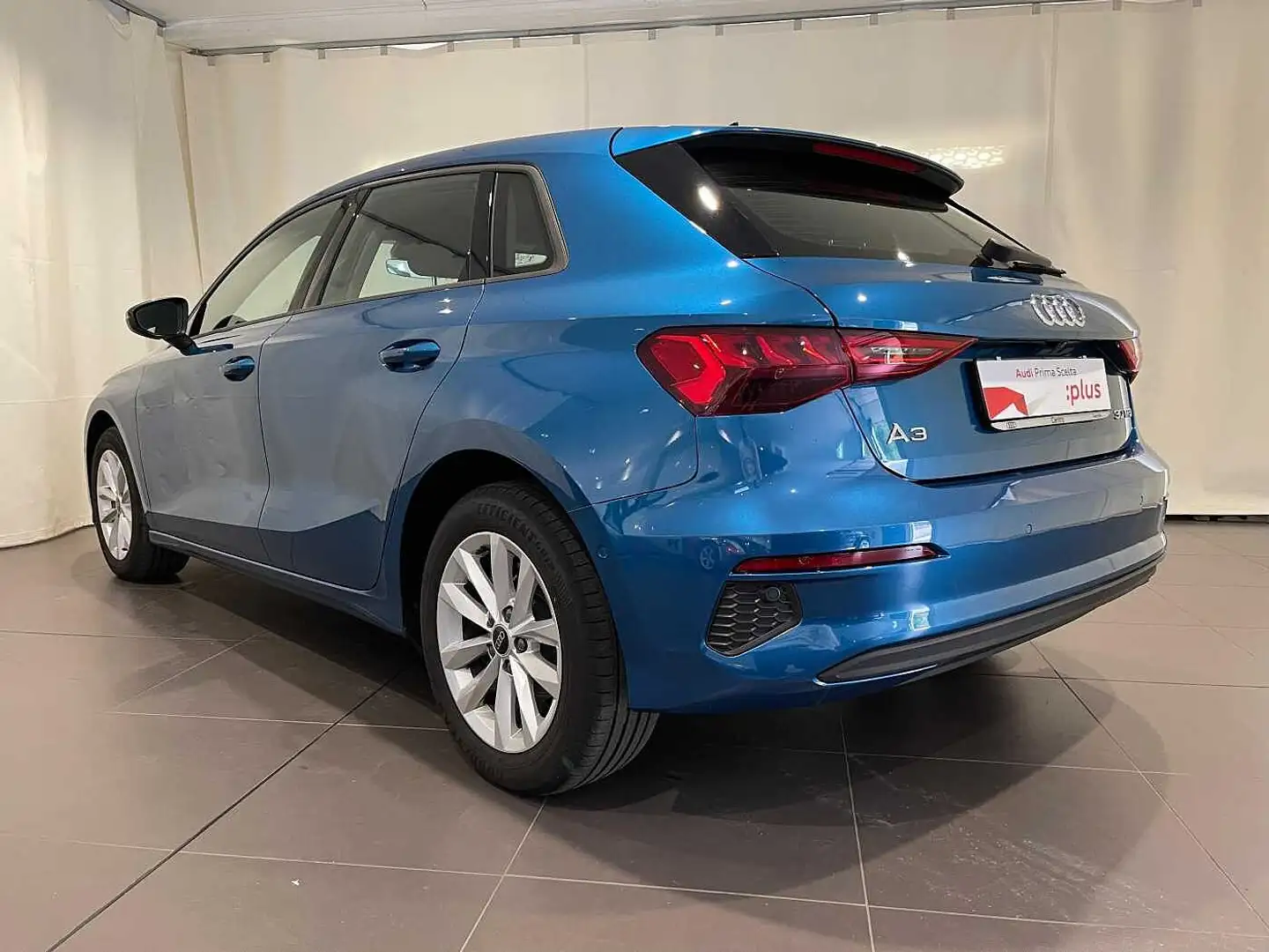 Audi A3 4ª serie SPB 30 TFSI Business Blu/Azzurro - 2