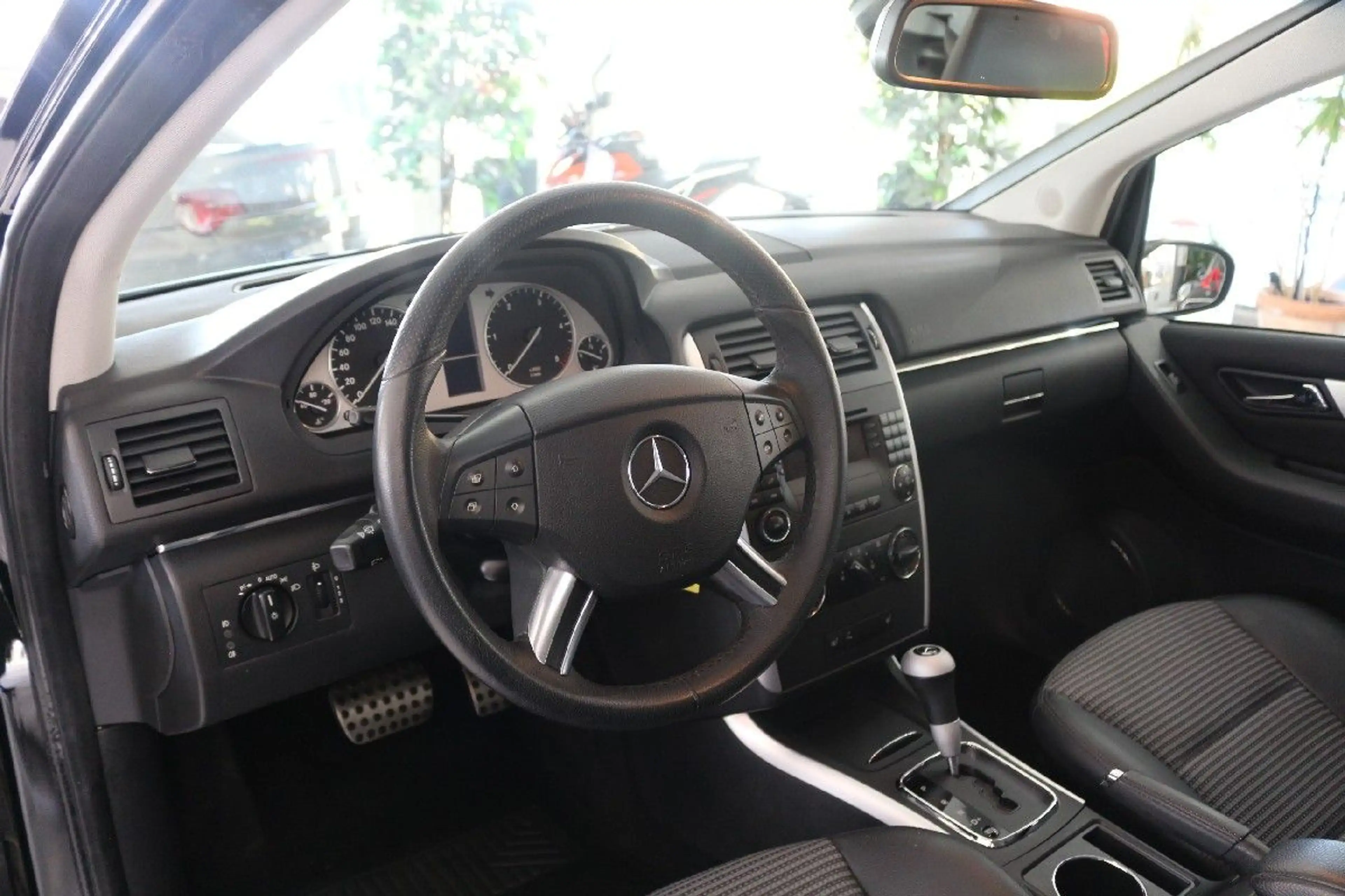 Mercedes-Benz B 200 CDI - Automatik-Navi-SItzheiz-PDC-Klima — photo 9