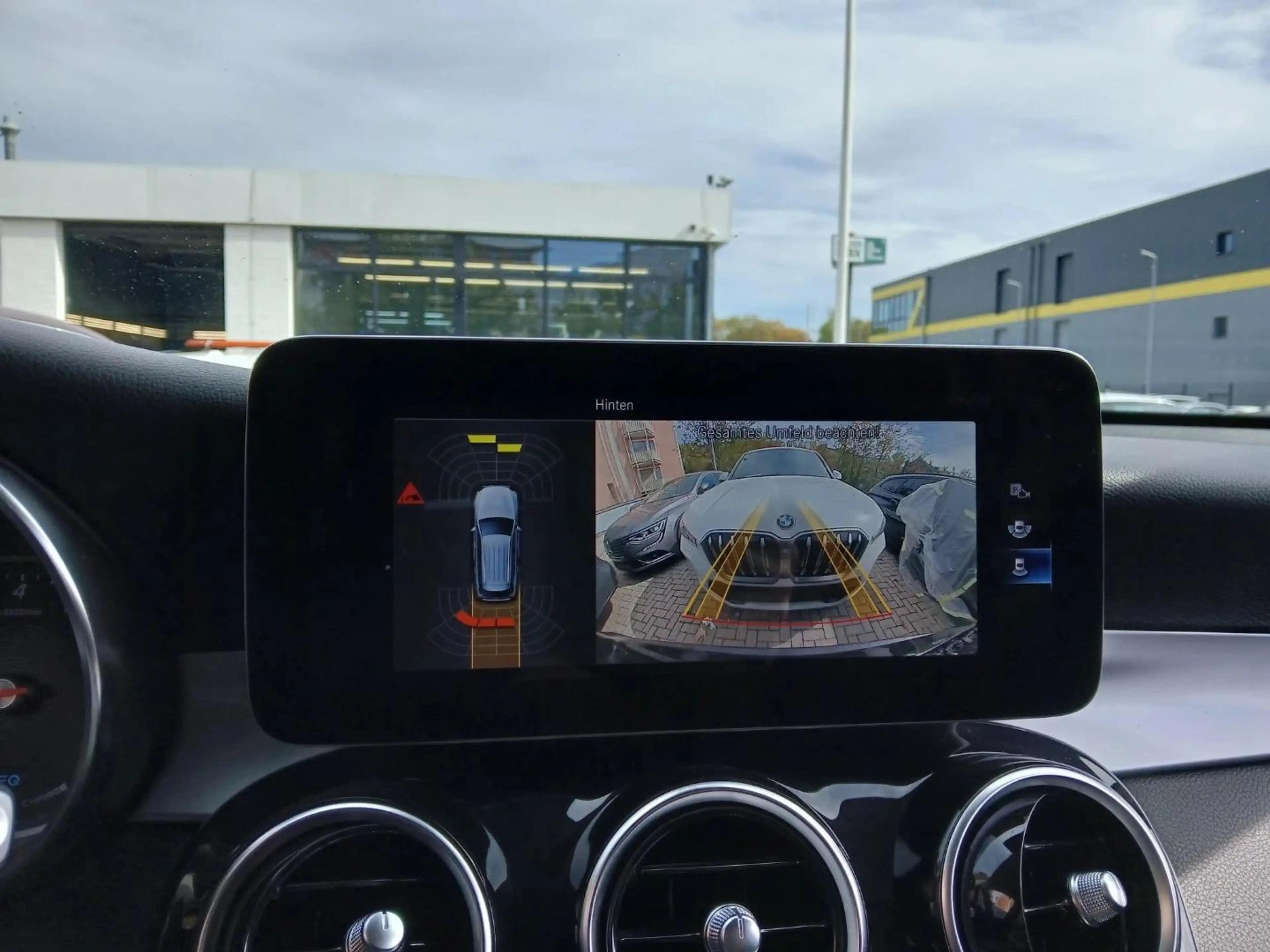 Mercedes-Benz GLC 300 GLC 300 e 4Matic Business RFK LED DAB Navi — photo 11