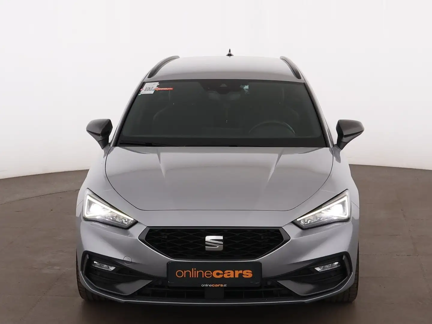 SEAT Leon ST 2.0 TDI FR Aut LED STANDHZG AHK RADAR NAV Silber - 2
