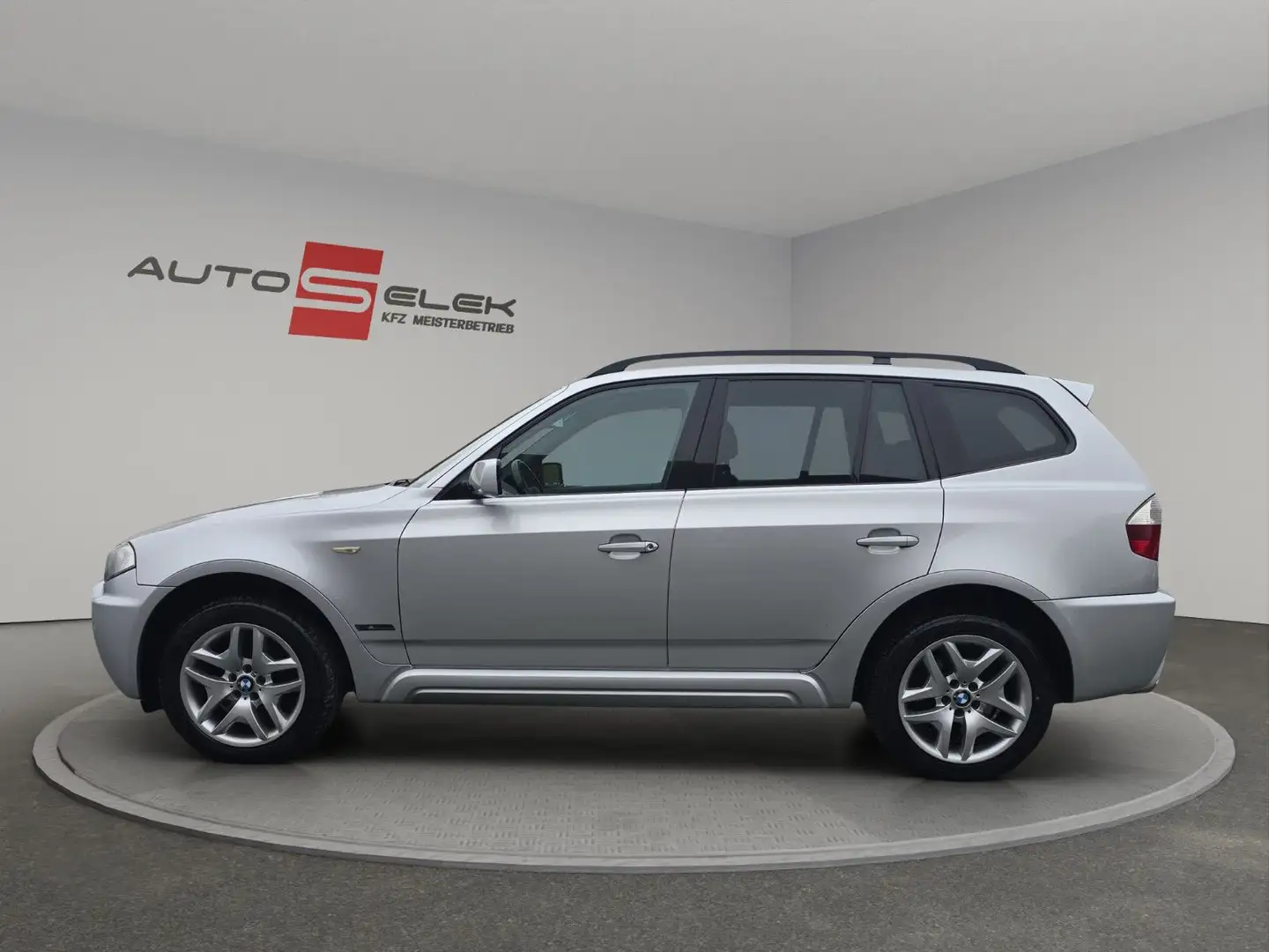 BMW X3 xDrive 30d M-PAKET+LEDER+AHK+NAVI+PDC Silber - 2