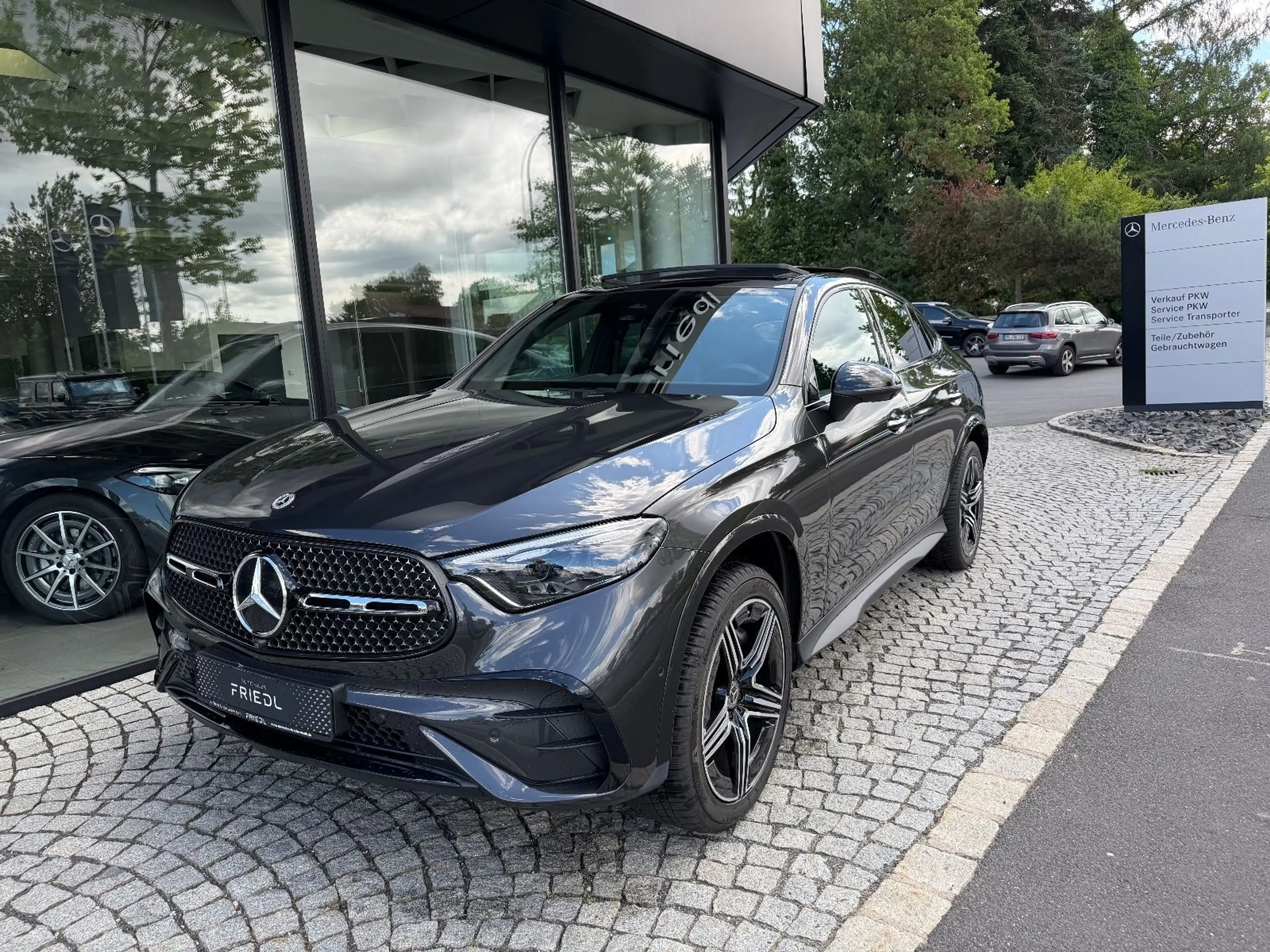 Mercedes-Benz GLC 300 de 4M Coupe AMG Night AHK Pano Digi BUR — photo 3