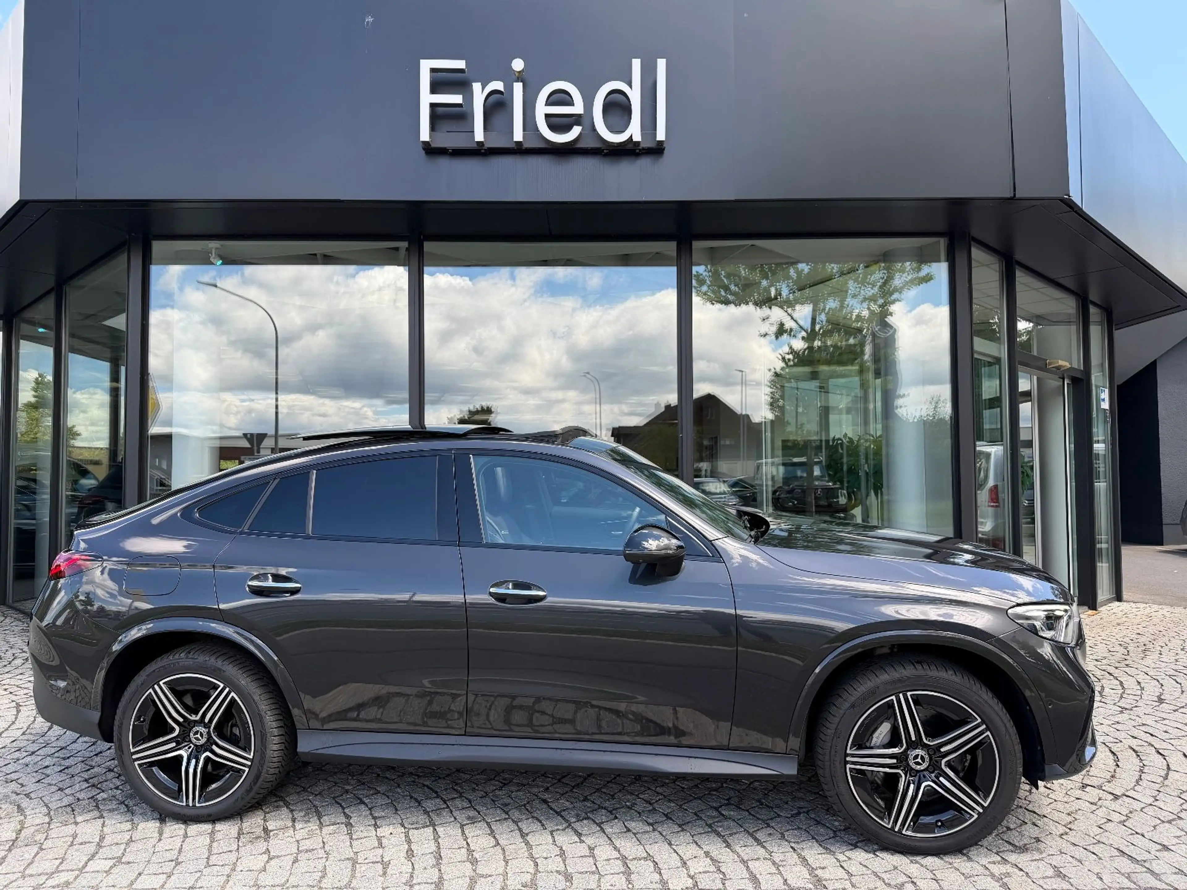 Mercedes-Benz GLC 300 de 4M Coupe AMG Night AHK Pano Digi BUR — photo 2