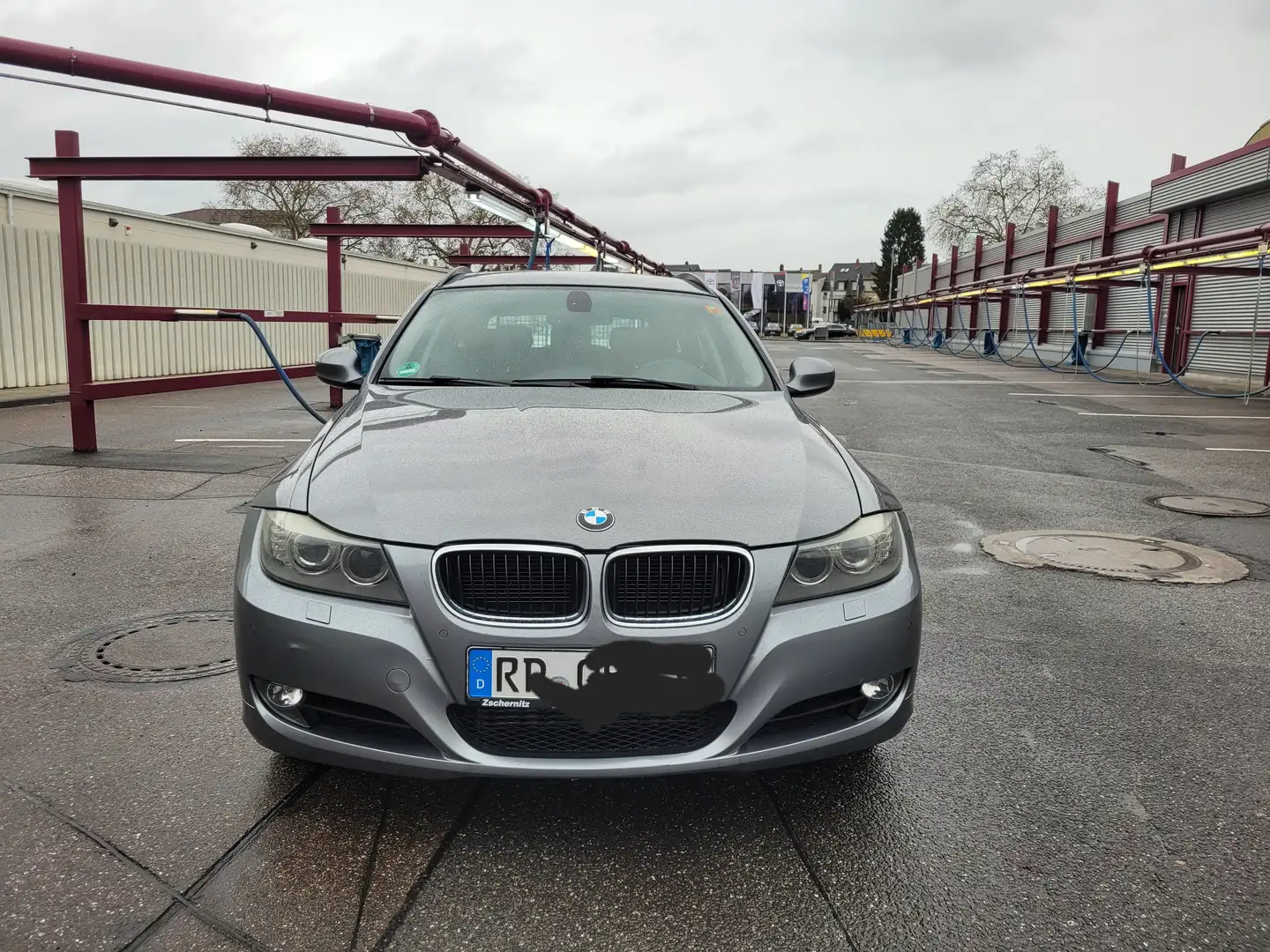 BMW 318 318d Grau - 1