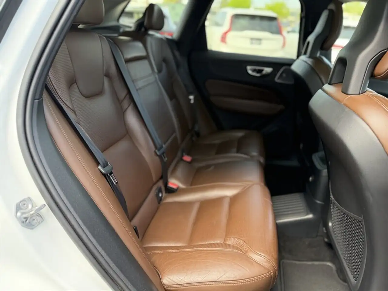 Volvo XC60 снимка Volvo XC60