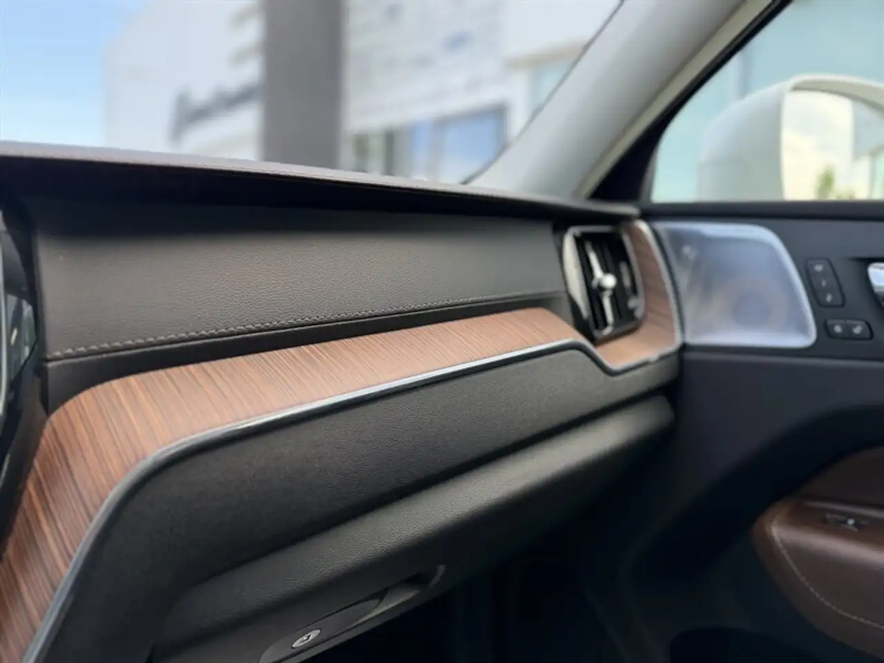 Volvo XC60 снимка Volvo XC60